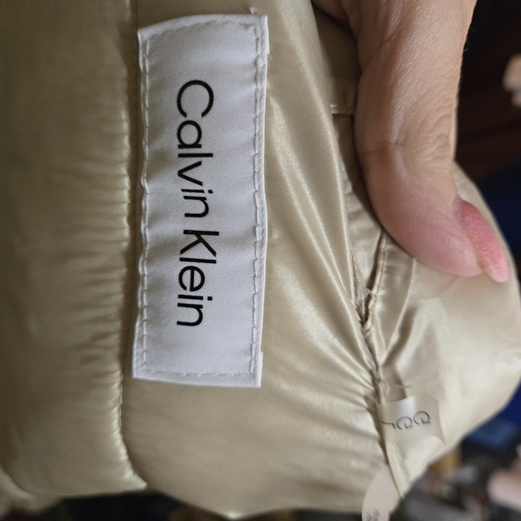 Womens Calvin Klein Off-White Puffer Winter Jacket - Picture 4 of 8